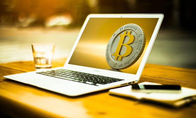 bitcoin, number, metallic, nature, metal, shiny, iron, silver, gold, close up, block chain, crypto-currency, crypto, finance, stock exchange, money, electronic money, cash and cash equivalents, trade, internet, network, logo, monetary unit, pay, coin, networking, currency, monetary units, btc, knot, blender, forward, structure, online exchange, 3d, bitcoin mining, digital, laptop, computer, technology, business, home office, workstation, office, notebook, macbook air, portable device, desk, work, office job, blog, blogging, writing, author, working, smartphone, apple inc, apple, pen, notepad, wood, table, water, glass, free downloads, bitcoin, bitcoin, bitcoin, crypto, crypto, crypto, crypto, crypto